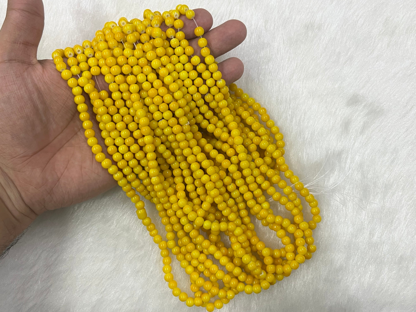 Oapque Glass Beads (6 mm)