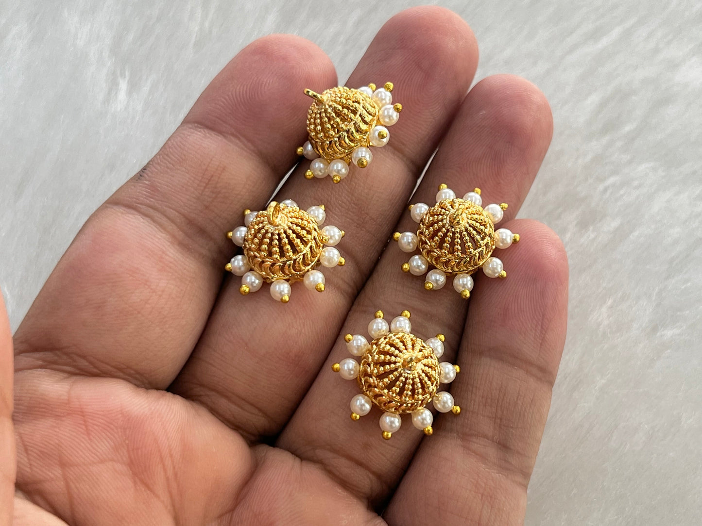 Golden Jhumkas (AGMK133)(20 mm)(1 Pair)