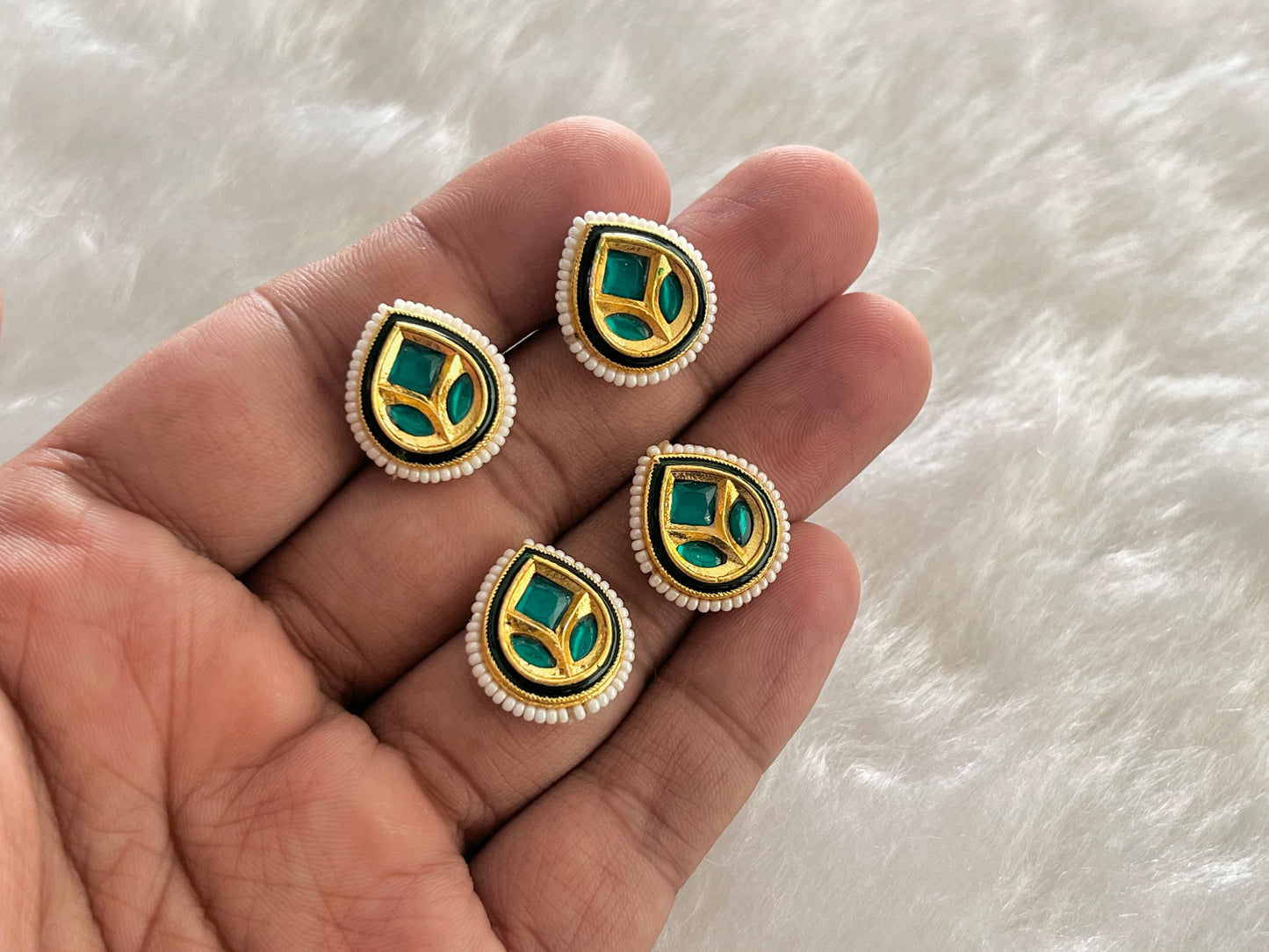 Meenakari Kundan (AGMK123)(22 mm)(12 Pcs)