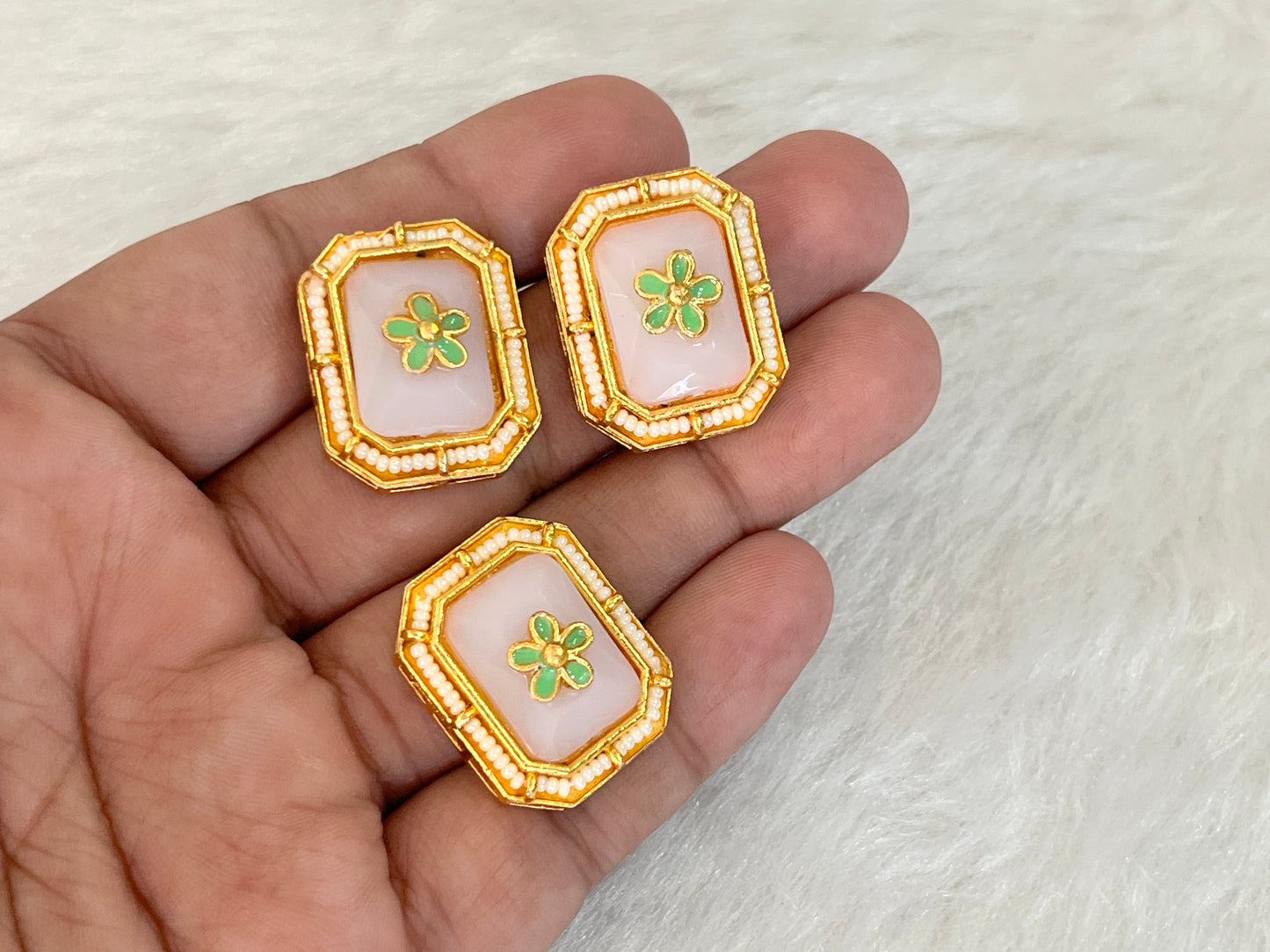 Meenakari Kundan (AGMK122)(20 mm)(6 Pcs)