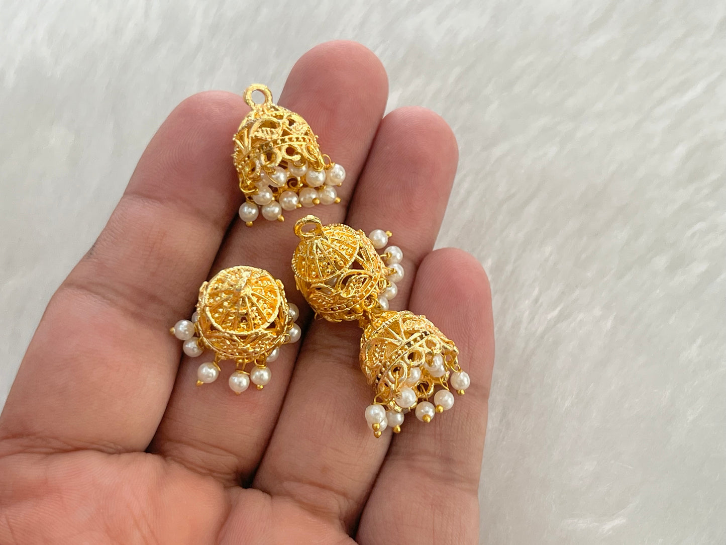 Golden Jhumkas (AGMK130)(20 mm)(1 Pair)