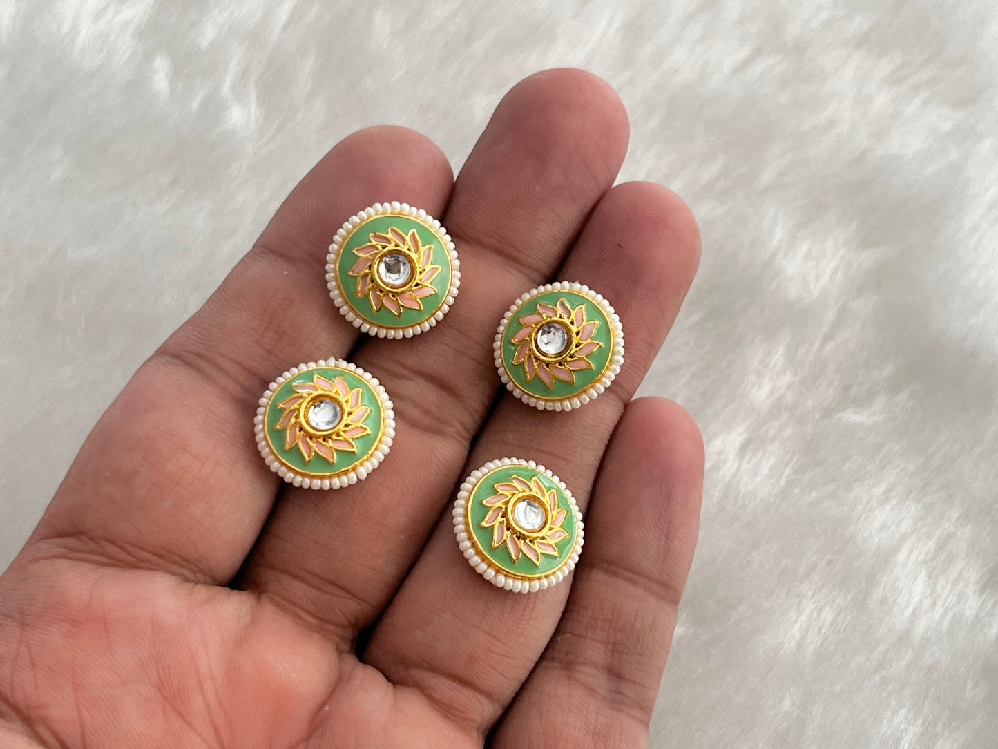 Meenakari Kundan (AGMK120)(15 mm)(12 Pcs)