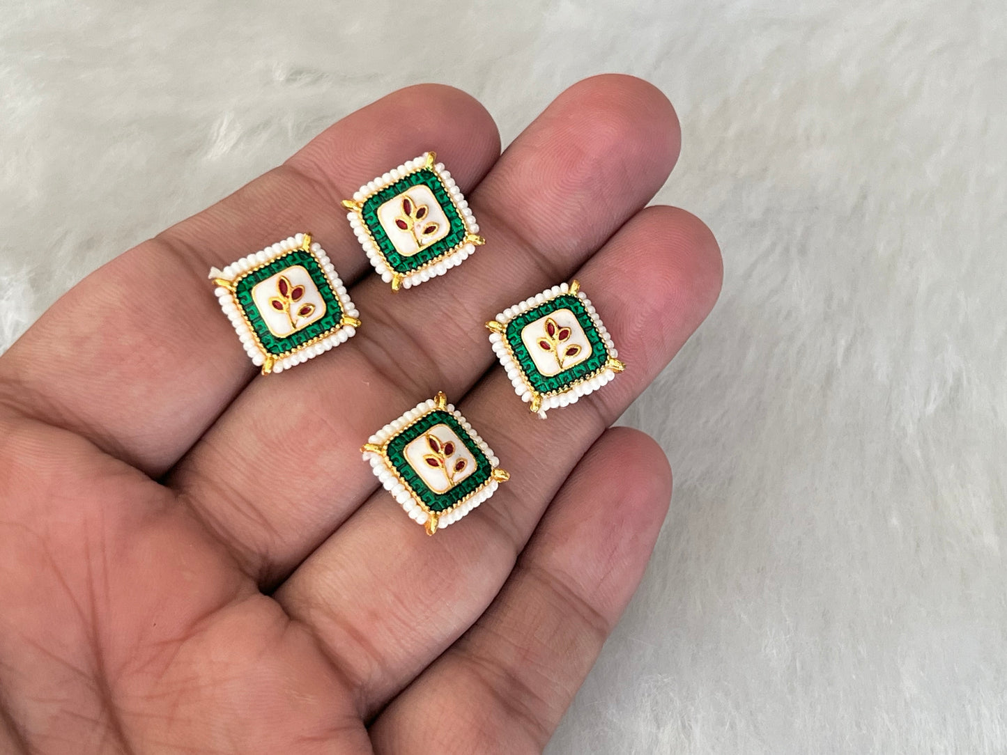 Meenakari Kundan (AGMK114)(15 mm)(12 Pcs)