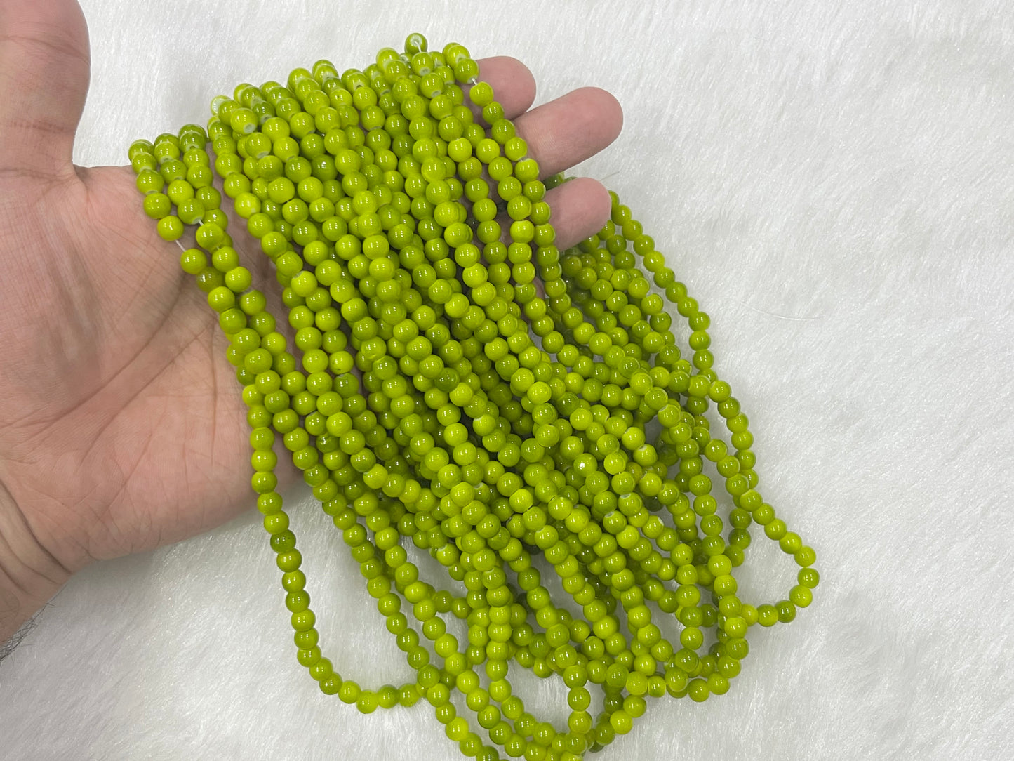 Oapque Glass Beads (6 mm)
