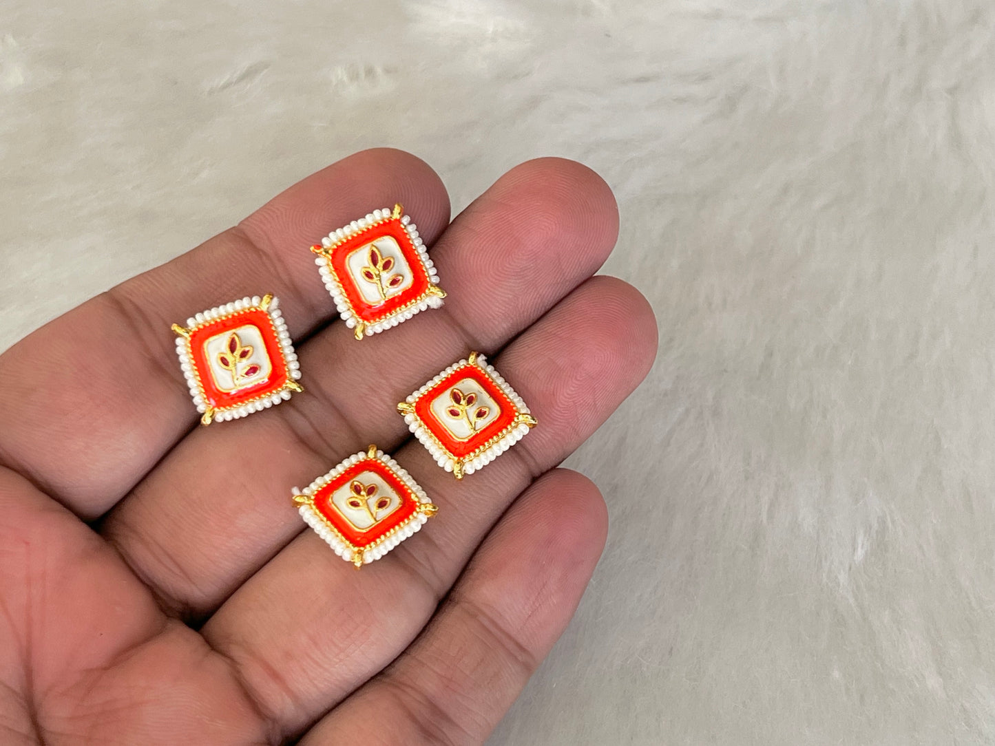 Meenakari Kundan (AGMK114)(15 mm)(12 Pcs)