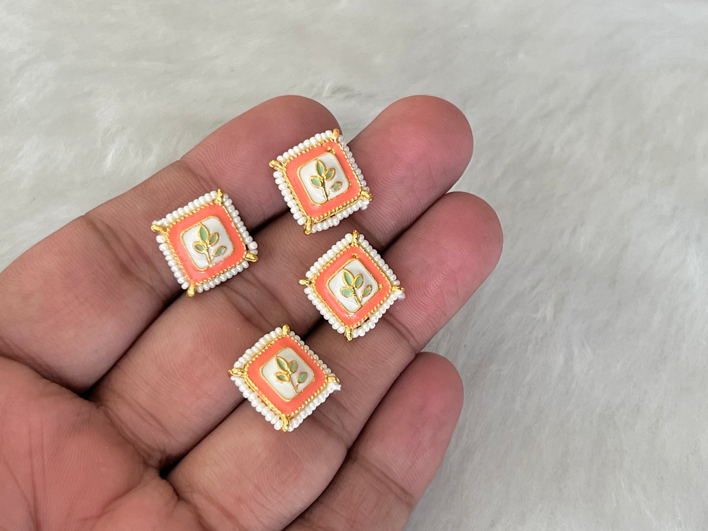 Meenakari Kundan (AGMK114)(15 mm)(12 Pcs)