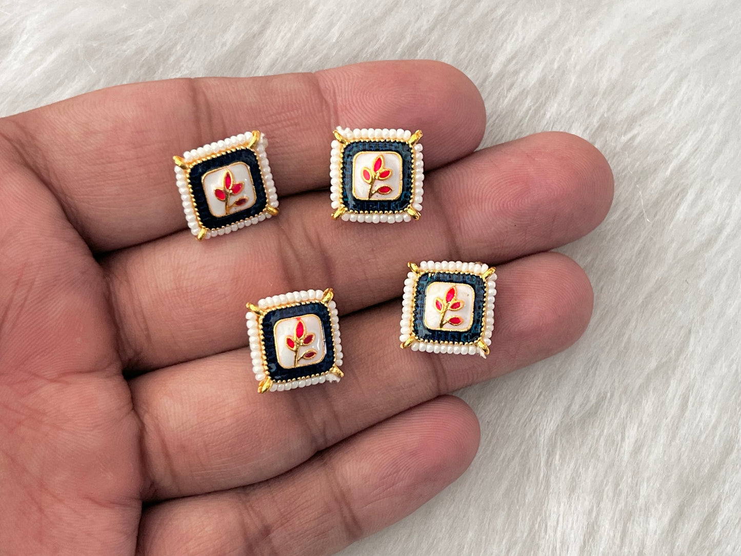 Meenakari Kundan (AGMK114)(15 mm)(12 Pcs)