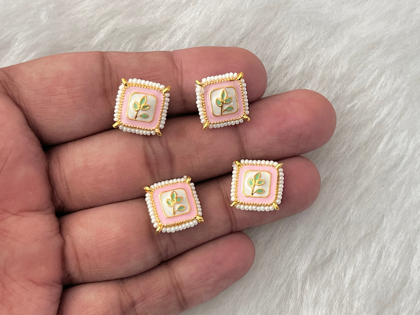 Meenakari Kundan (AGMK114)(15 mm)(12 Pcs)