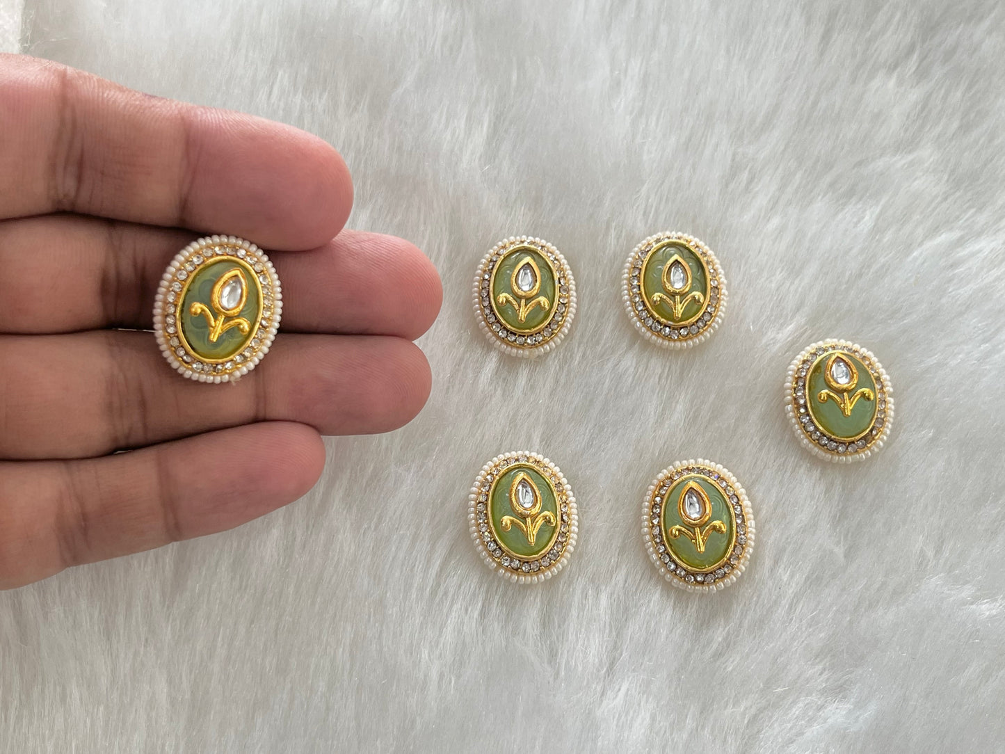 Meenakari Kundan (Oval) (22 mm) (AGMK106) (6 Pcs)