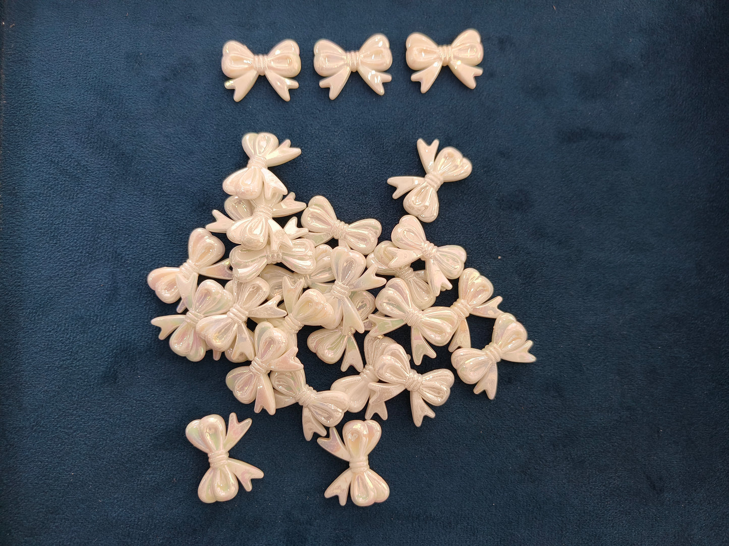 White Rainbow Bows (50 grams) (30 mm)