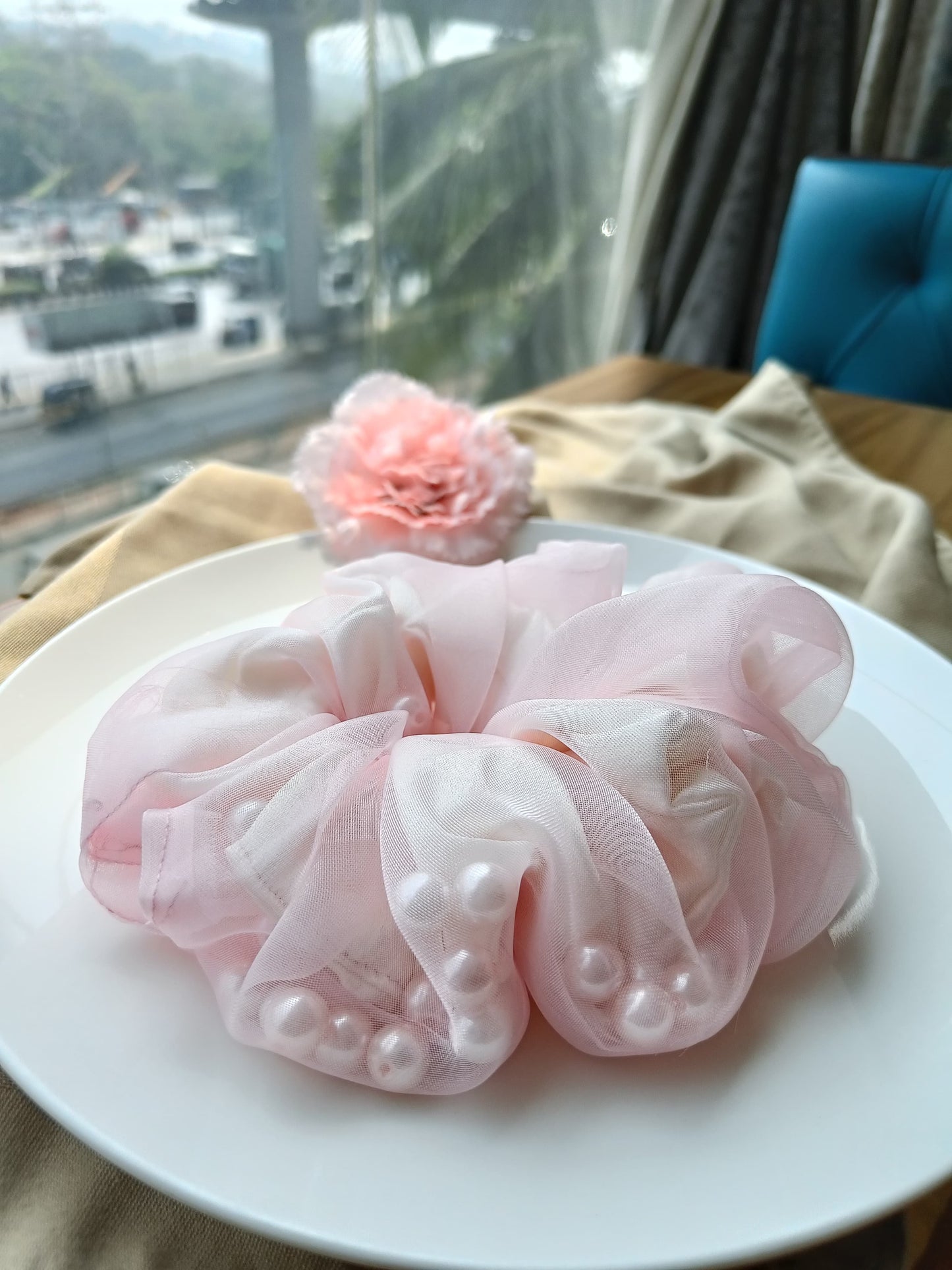 Organza Pearl Scrunchies (Baby Pink)